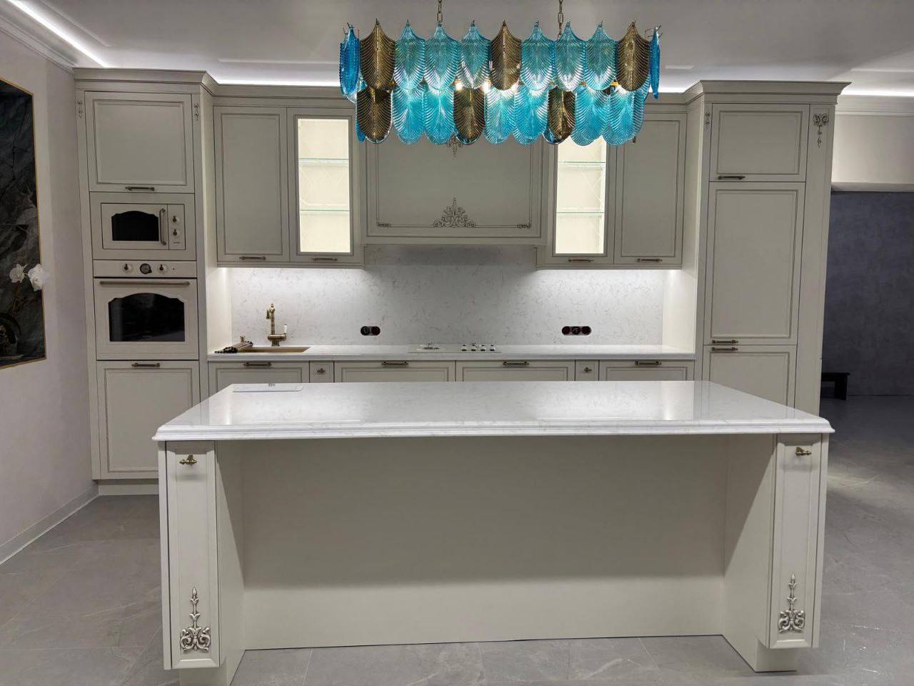 Кухня Лора с декорами