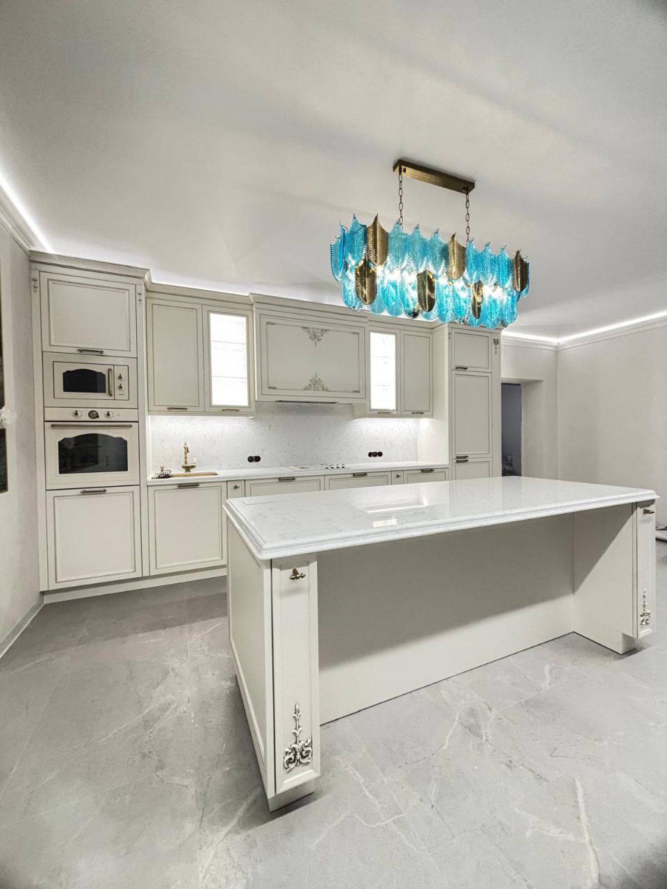 Кухня Лора с декорами