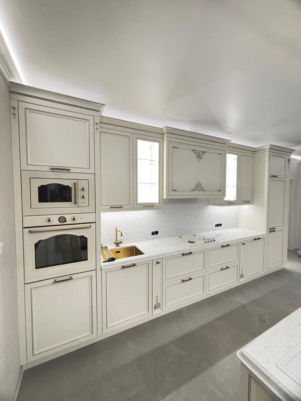 Кухня Лора с декорами