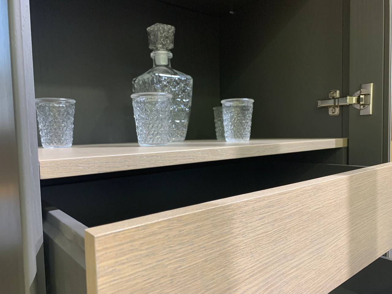 Шкаф-витрина Верона Т-801